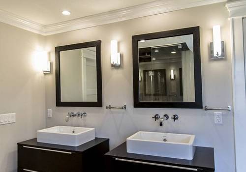N Van Dien - Bathroom
